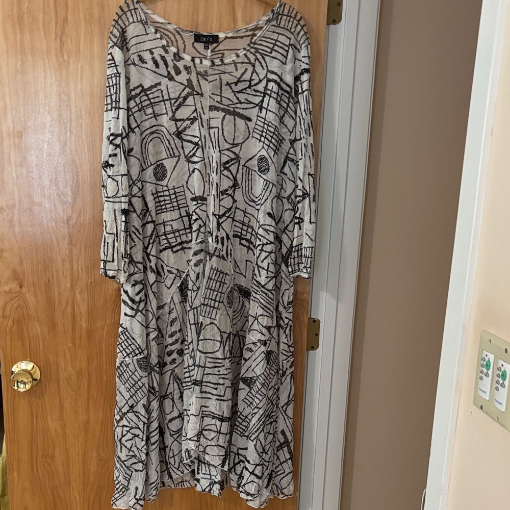 Comfy USA Geometric Black and Cream Dress